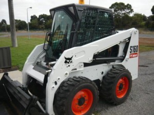 183191382_BobcatS160SkidSteerLoaderPicture