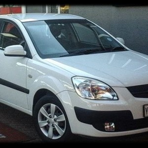 KIA RIO 1.4 WHITE 2009 YBC383GP MAIN2