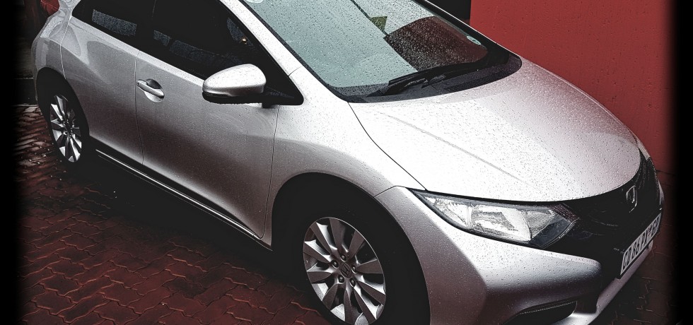 Honda Civic 1.8 executive silver 2012 main2