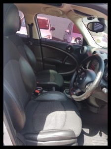 Mini Cooper S 2011 inside front
