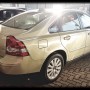 volvo S40 2.4i gold 2005 rear side