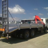 6x4 TRUCK WITH BEAVER TAIL & CRANE