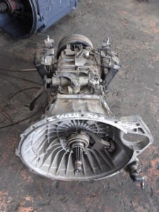 Isuzu NPR 300 Gearbox. Fits on 4HK1 Engine