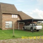 Gable Wall Thatch House (2)
